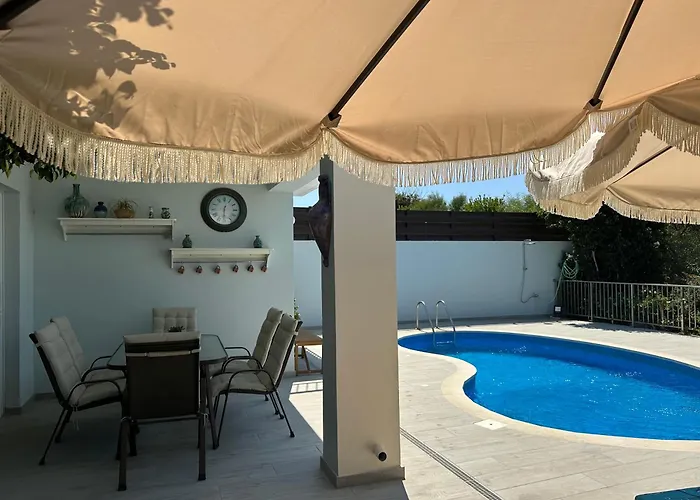 Alpha Five Vila Pissouri